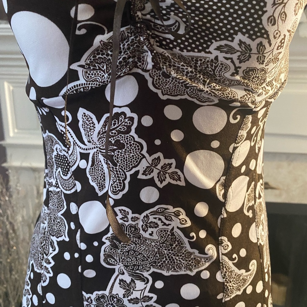 Retro Suzy Shier Tank Top, Brown with White Bold Pattern - Picture 4 of 14